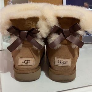 Mini Bailey Bow Chestnut Uggs